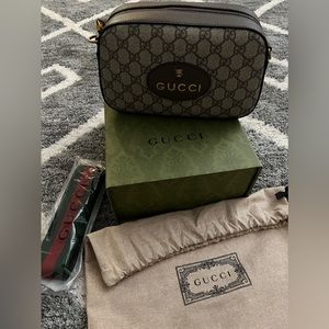 NEO VINTAGE GG SUPREME MESSENGER BAG